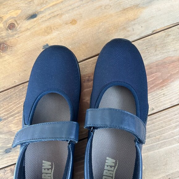 Navy Nappa DREW shoes‎ Mary Jane Style Size 6 Hook and loop Magnolia - Picture 7 of 7